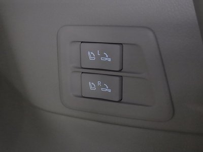 صورة مصغرة 47 لـ 2025 Toyota LAND CRUISER 300