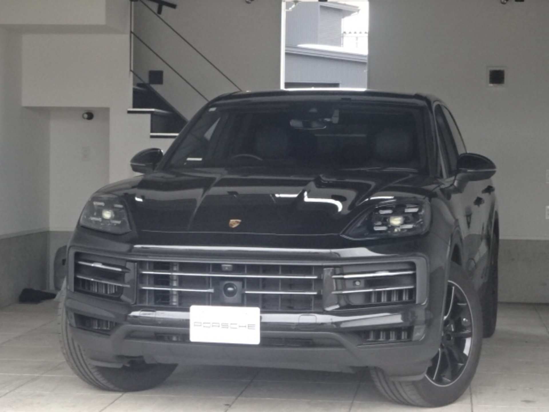 PORSCHE CAYENNE - View 1