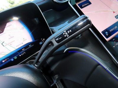 MERCEDES-BENZ GLC - 10