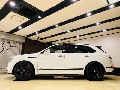 2022 Bentley BENTAYGA photo 6