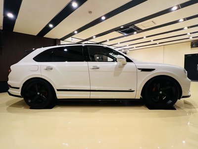 2022 Bentley BENTAYGA photo 10