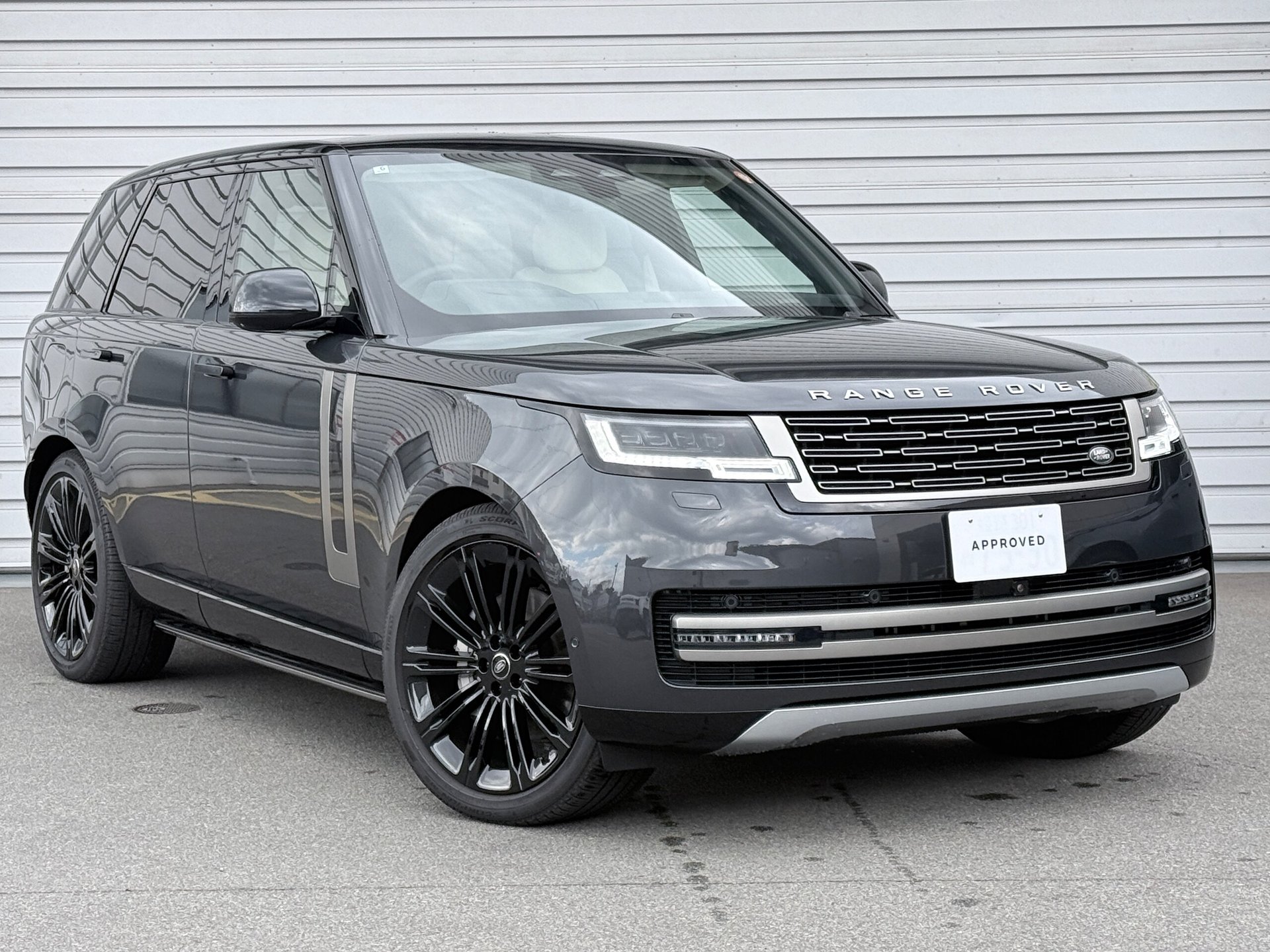 LAND ROVER RANGE ROVER - View 1