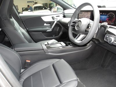 2025 Mercedes-BENZ A-CLASS photo 4