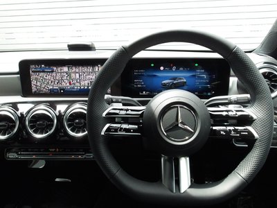 2025 Mercedes-BENZ A-CLASS 缩略图 38