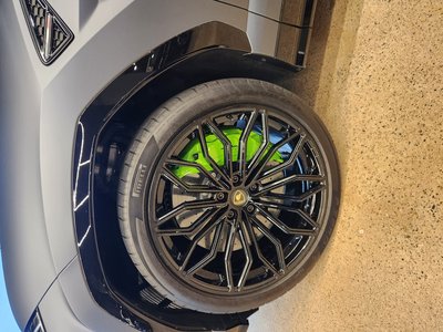 2025 Lamborghini URUS 照片 6