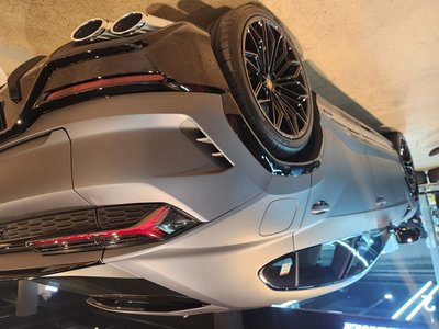 2025 Lamborghini URUS 照片 4