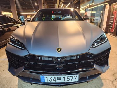 2025 Lamborghini URUS 照片 2