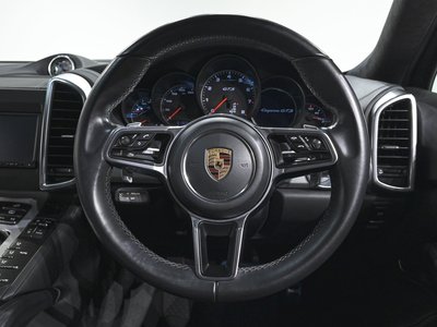 2016 Porsche CAYENNE thumbnail 24