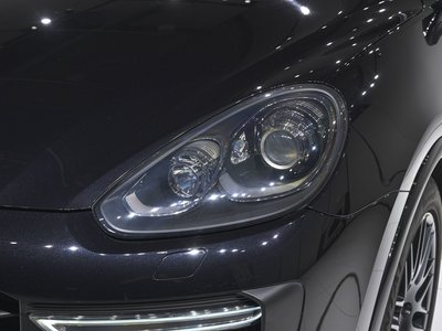 2016 Porsche CAYENNE thumbnail 18