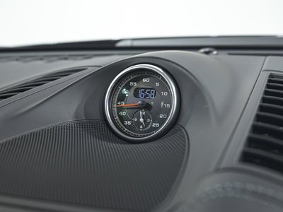 2016 Porsche CAYENNE thumbnail 11