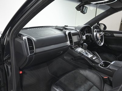 2016 Porsche CAYENNE thumbnail 15