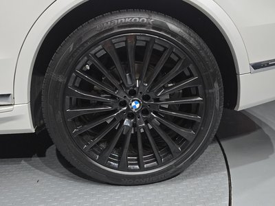 2020 BMW X7 photo 8