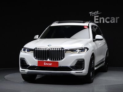 2020 BMW X7 photo 2