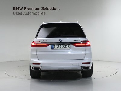 2021 BMW X7 照片 2