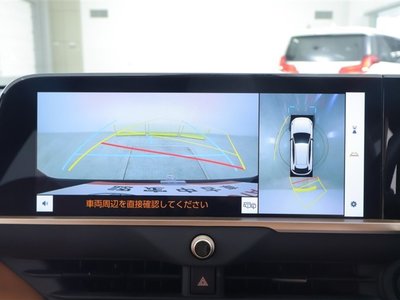 2025 Toyota CROWN SPORT photo 8