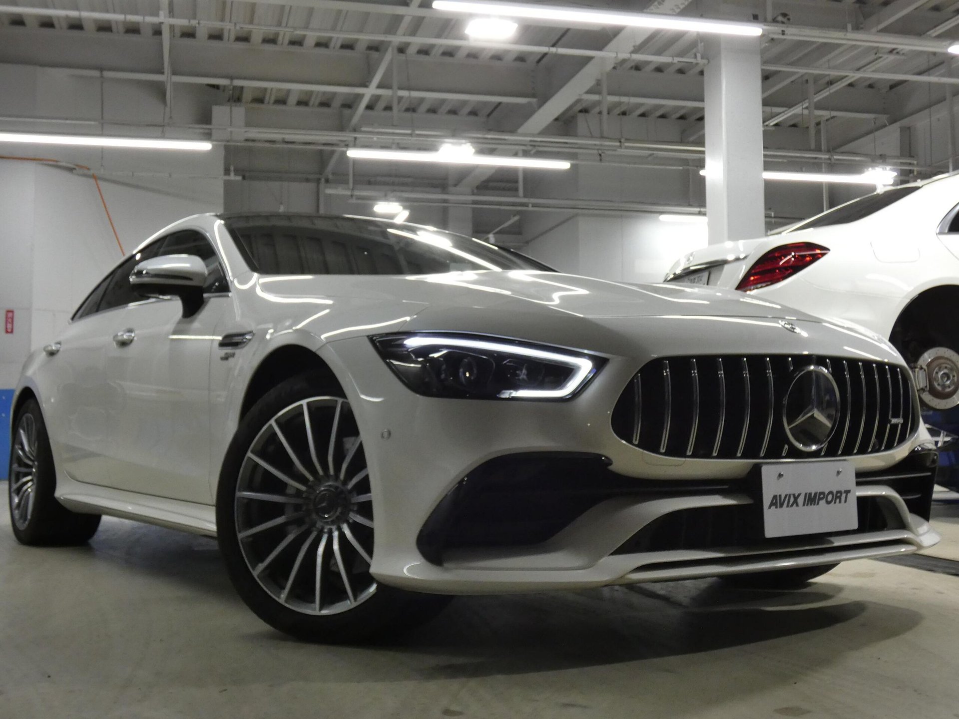 MERCEDES-BENZ GT 4-DOOR COUPE AMG - View 1