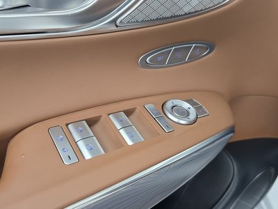 صورة مصغرة 27 لـ 2023 Genesis GV70