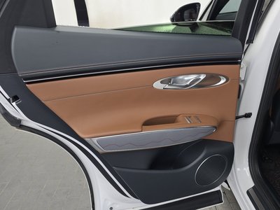 صورة مصغرة 15 لـ 2023 Genesis GV70