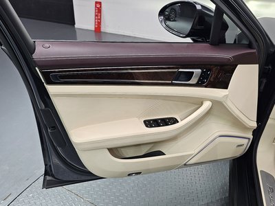 صورة مصغرة 17 لـ 2018 Porsche PANAMERA