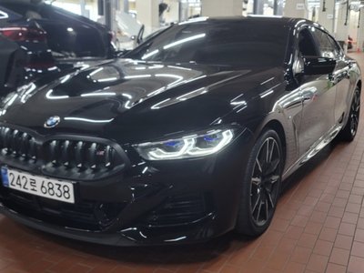BMW 8 SERIES - 1