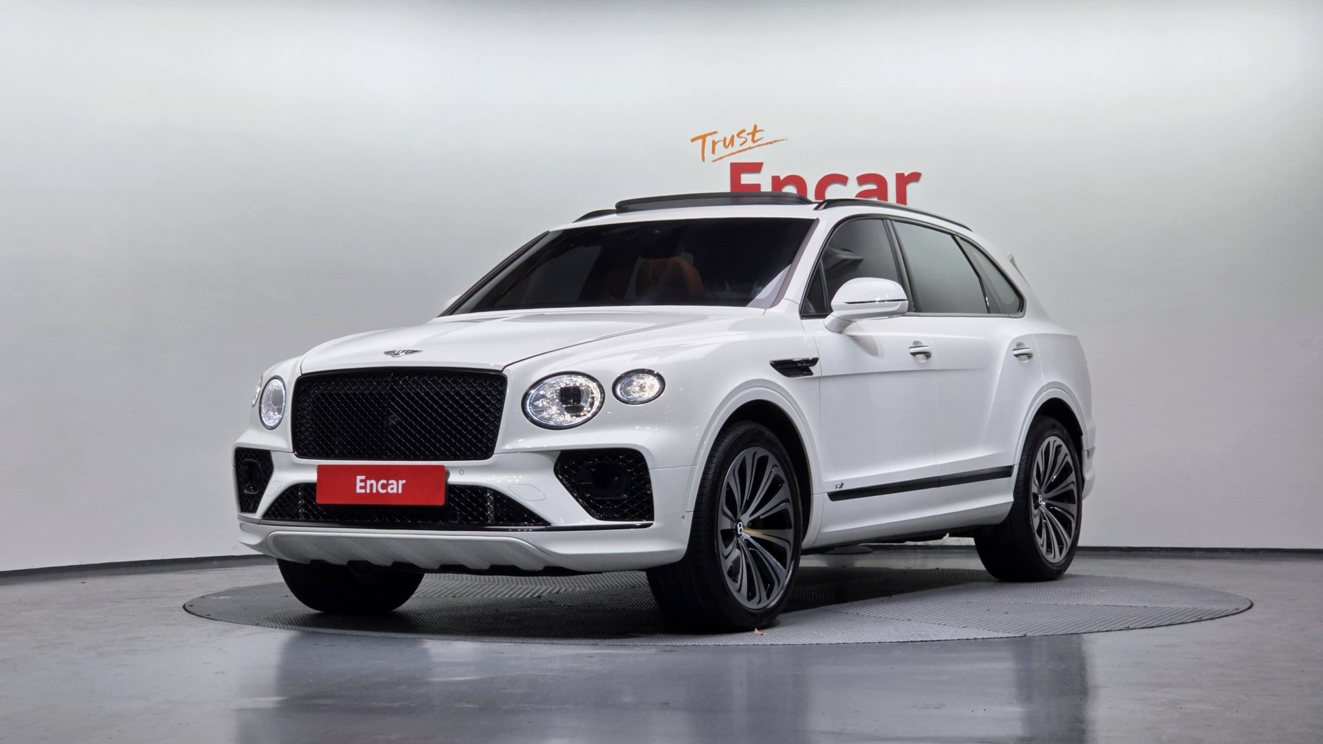 BENTLEY BENTAYGA - View 1
