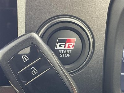 TOYOTA GR YARIS - 10