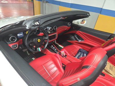 FERRARI CALIFORNIA - 8