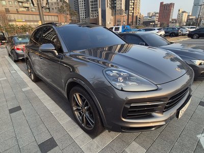 صورة 2 لـ 2020 Porsche CAYENNE