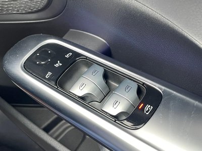 2025 Mercedes-BENZ C-CLASS 缩略图 12