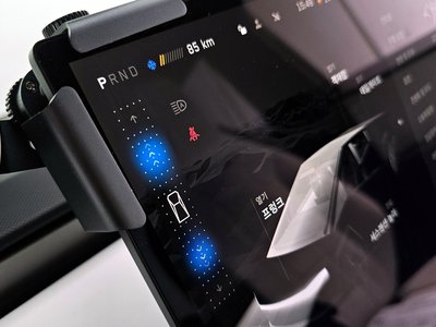 TESLA CYBERTRUCK - 9