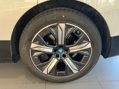 2025 BMW IX 缩略图 41