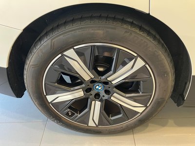 2025 BMW IX 缩略图 40