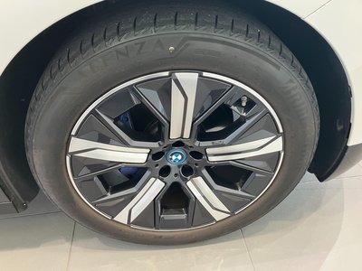 2025 BMW IX 缩略图 39