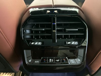 2025 BMW IX 缩略图 54