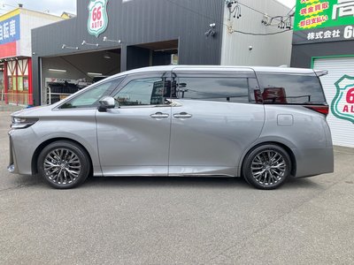 2026 Toyota VELLFIRE photo 8