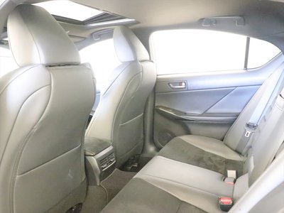 صورة مصغرة 25 لـ 2023 Lexus IS