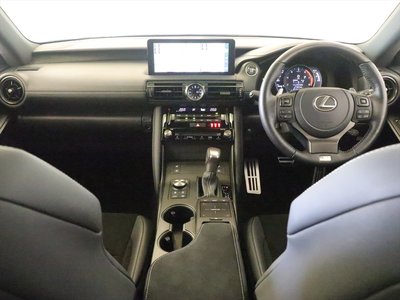 صورة مصغرة 13 لـ 2023 Lexus IS