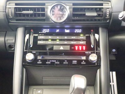 صورة مصغرة 14 لـ 2023 Lexus IS