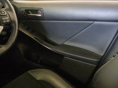 صورة مصغرة 16 لـ 2023 Lexus IS