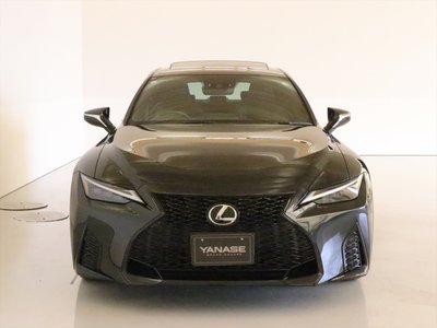 صورة 2 لـ 2023 Lexus IS