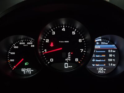 PORSCHE 718 BOXSTER - 8