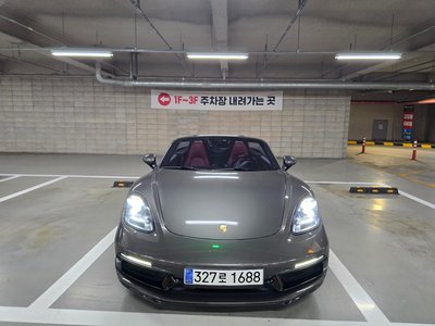 PORSCHE 718 BOXSTER - 1