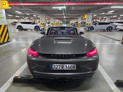 PORSCHE 718 BOXSTER - 7