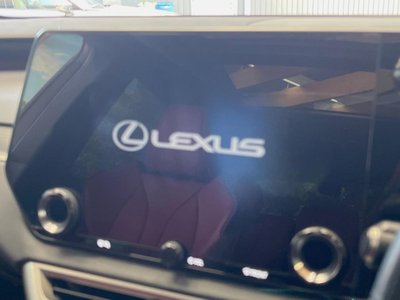 صورة 4 لـ 2023 Lexus RX