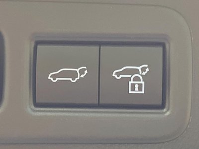 صورة 7 لـ 2023 Lexus RX