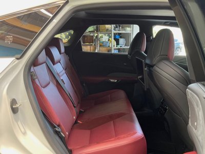 صورة 9 لـ 2023 Lexus RX