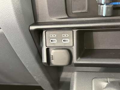 TOYOTA LAND CRUISER 70 - 4