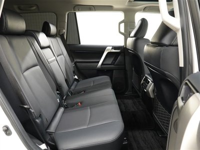 TOYOTA LAND CRUISER PRADO - 9