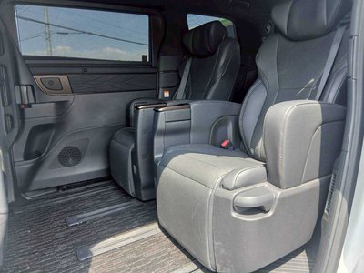 صورة 8 لـ 2023 Toyota ALPHARD