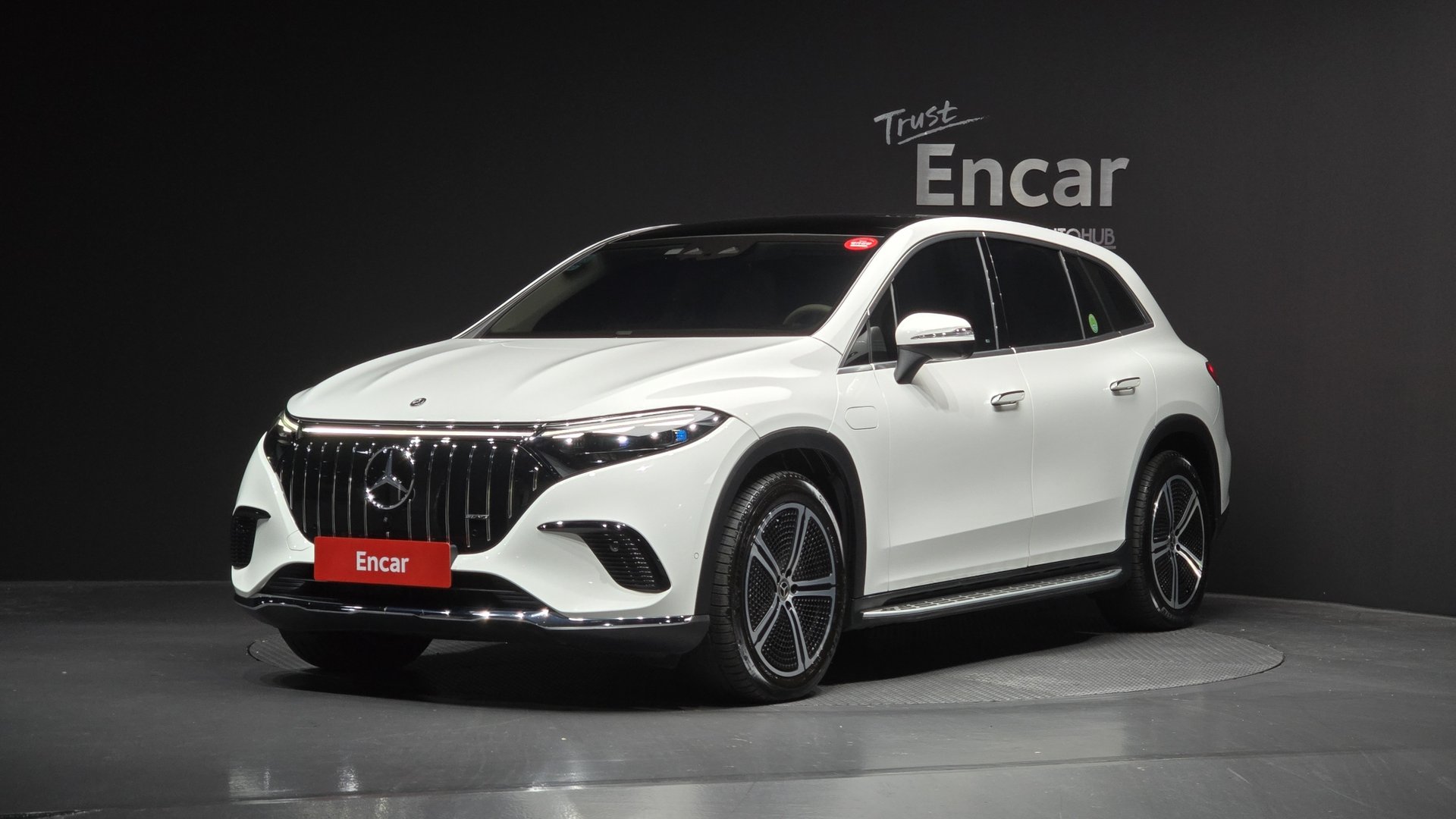 MERCEDES-BENZ EQS SUV - View 1